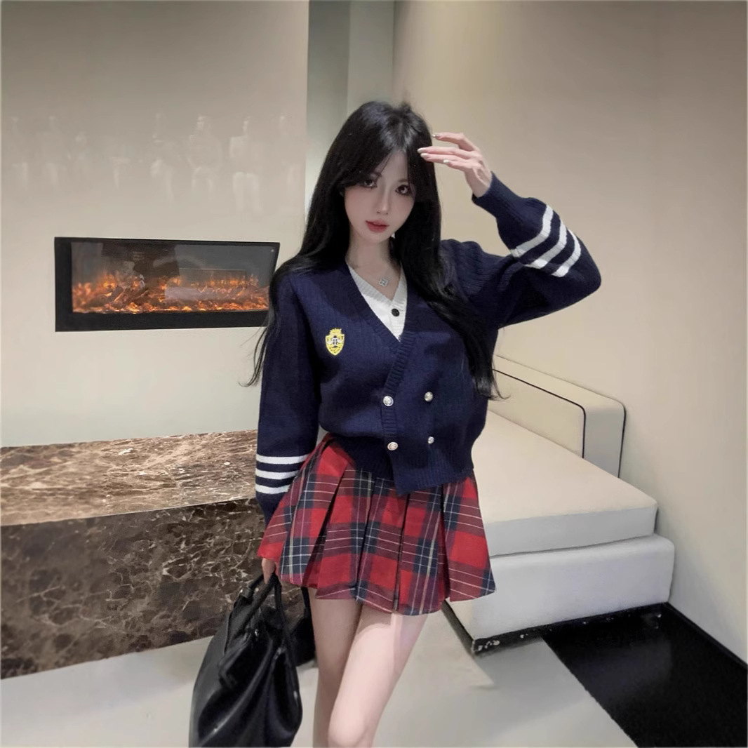 한국식 아카데미식 세트 나이 줄이기 더블 브레스트 페이크 투피스 니트 카디건 올매치 플레이드 스커트