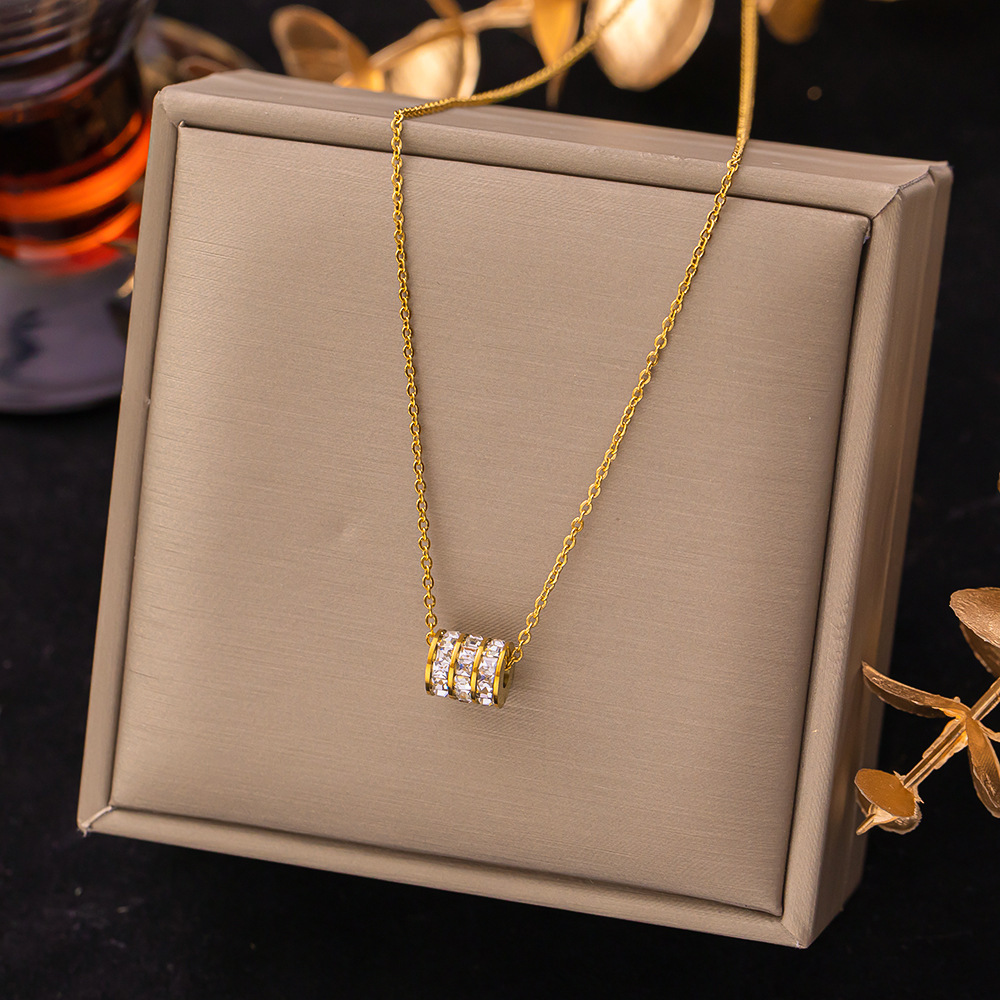 Acero de titanio elegante luz de lujo chapado en oro exquisito collar sin desvanecimiento de las mujeres del todo-fósforo de moda Red Cadena de clavícula de moda fábrica