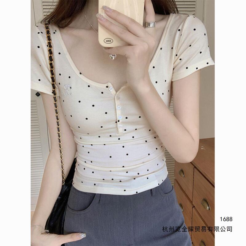Korean-style fashion design buttoned half-open collar, unique polka dot tight-fitting hot girl short top for women, 2026 new model Korean-style fashion design buttoned half-open collar, unique polka dot tight-fitting hot girl short top for women, 2026 new model