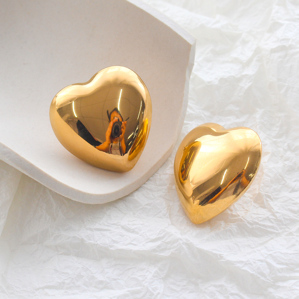 Ear Studs Classification 1 Pair Quantity 18K Real Gold Plated 304 Stainless Steel PVD Coated Stone-Free Heart Shape Waterproof Non Tarnish Simple Style Ear Studs For Women's