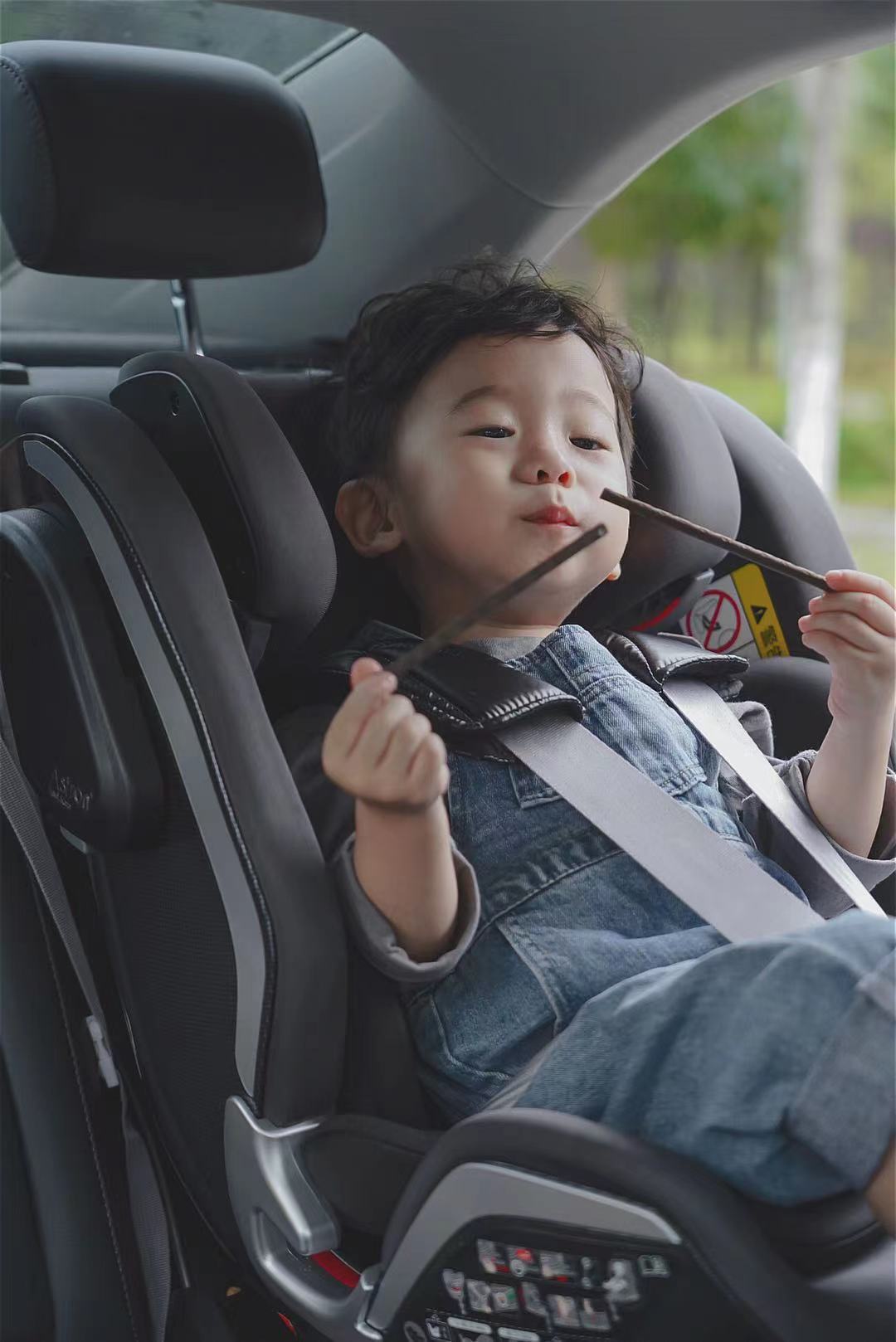 【品牌货源】bebebus天文家新款儿童汽车安全座椅0-7岁 支持代发详情4