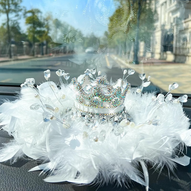 Nuevos adornos para automóviles, accesorios para automóviles, coronas de diamantes, perfumes, decoraciones de aromaterapia para automóviles, suministros para automóviles nuevos para niñas