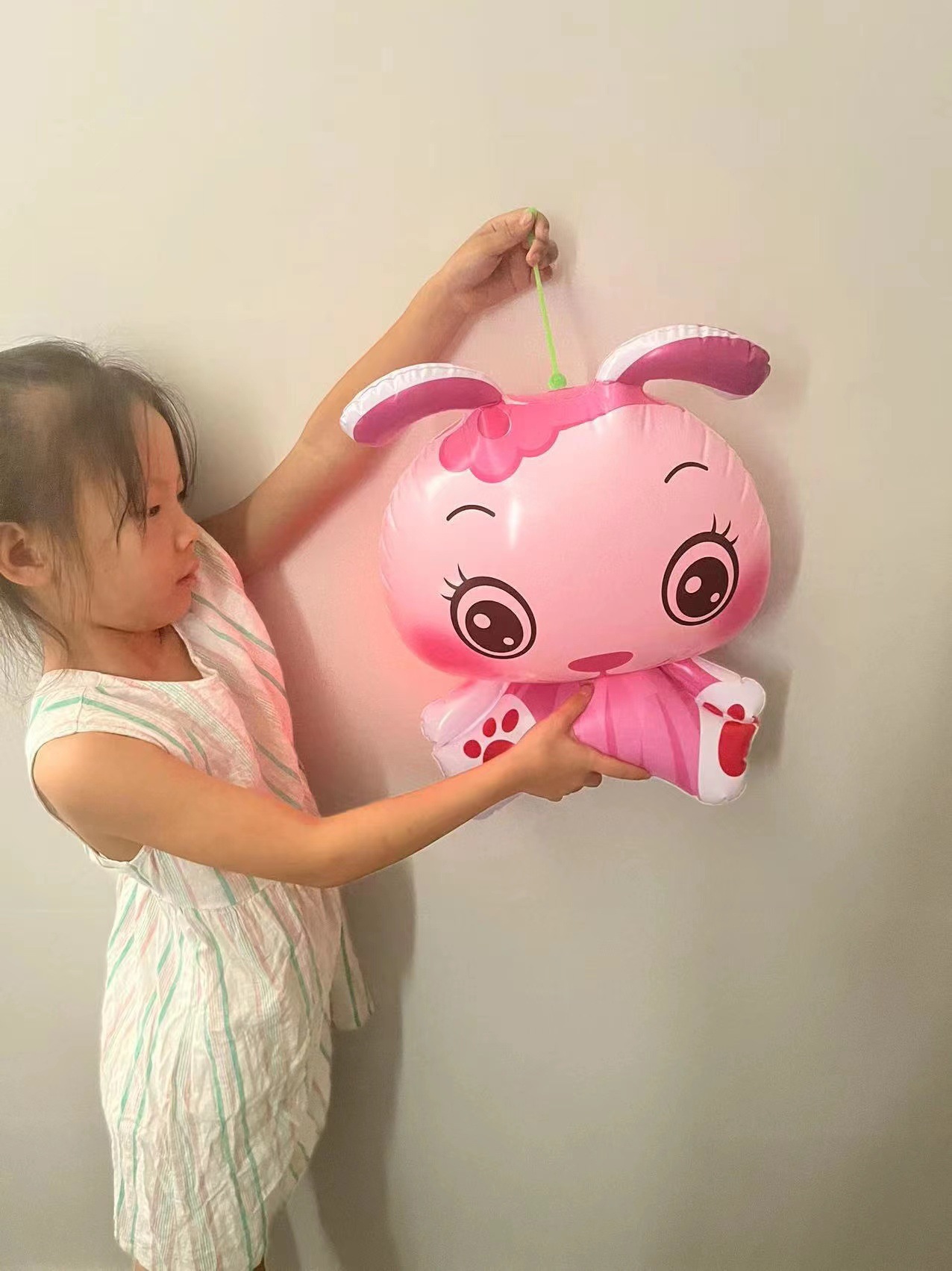 풍선 빛나는 흰색 분말 토끼