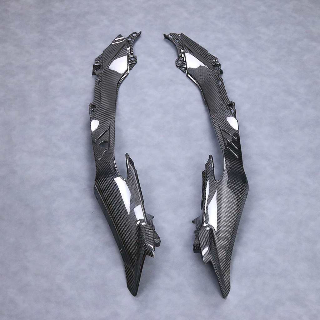 Suitable for CFMOTO spring wind 800NK rhinoceros + motorcycle modified carbon fiber shell parts car body rear seat side plate