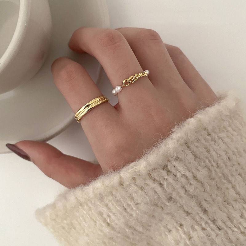 Set di anelli di coppia semplici con perle d'acqua dolce e zirconi, design di nicchia di tendenza, perle transfrontaliere, set di anelli di coppia per donne._voghion.com