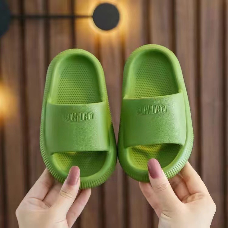 Nuevas zapatillas de verano para niños de color sólido lindas antideslizantes zapatillas de interior estilo coreano zapatillas de desodorante para niños y niñas