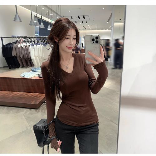 American-style spicy V-neck plush long-sleeved T-shirt for women, 2025 new autumn top for layering, basic undershirt top