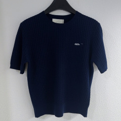 M家25春夏の新型ロゴのアルファベットは色のカバーにぶつかります。