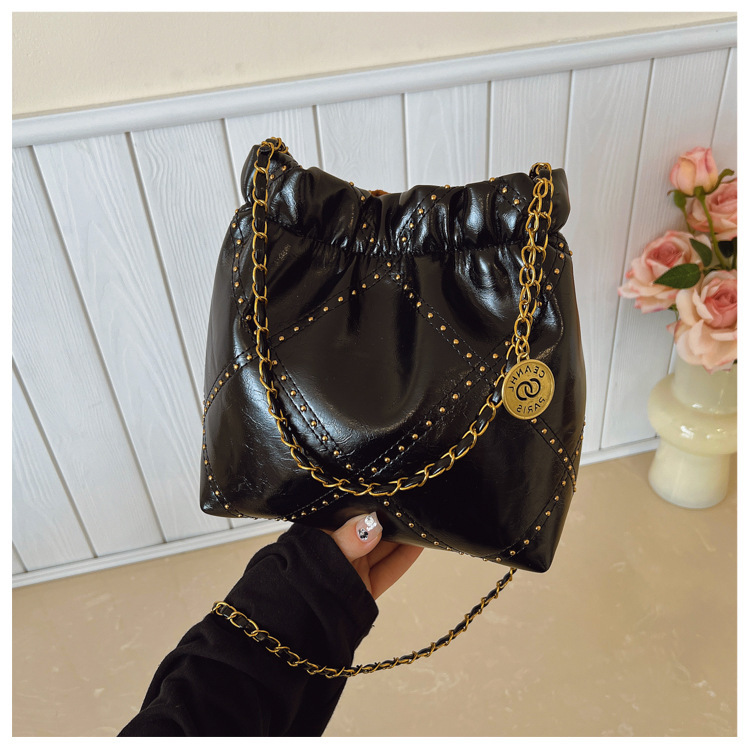 New Suede Rivet Rhombus Chain Bag Bucket Bag Fashion Handbag Garbage Bag Tote Bag Chain Hand Bag
