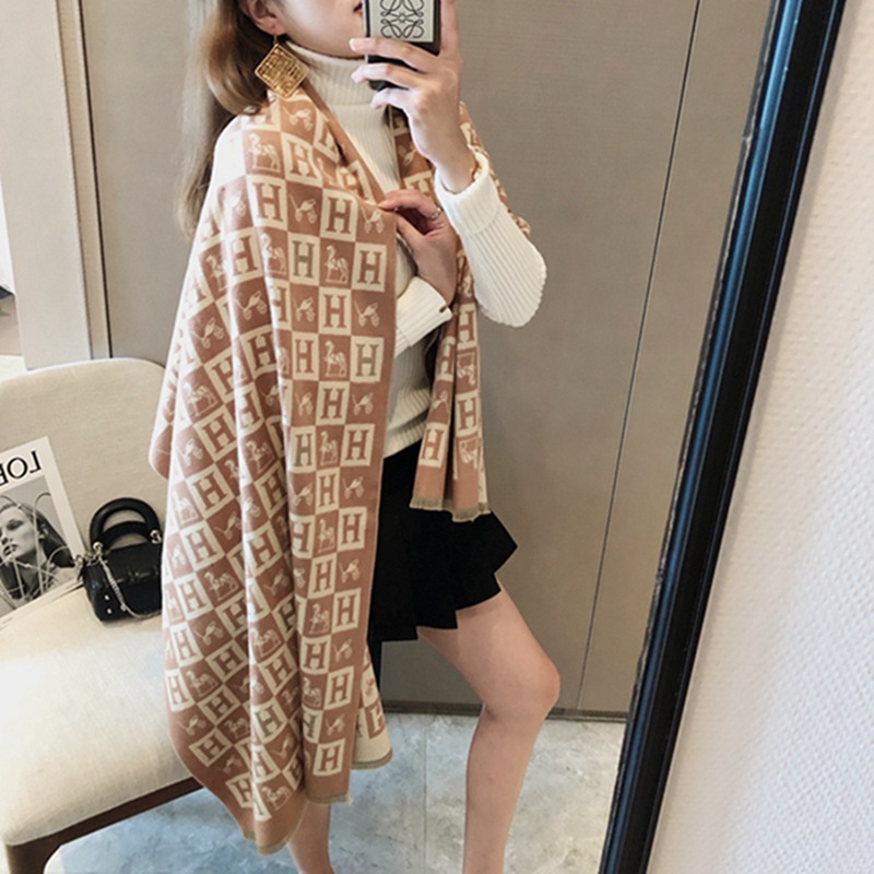 리틀 H 캐리지 카멜 컬러