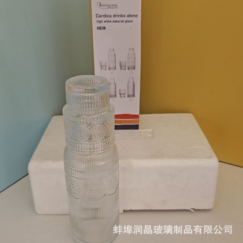El nuevo Sunflower para una persona bebe vasos de hervidor de agua fría de gran capacidad para el hogar, una olla y un vaso de agua se venden regalos a prueba de alta temperatura.