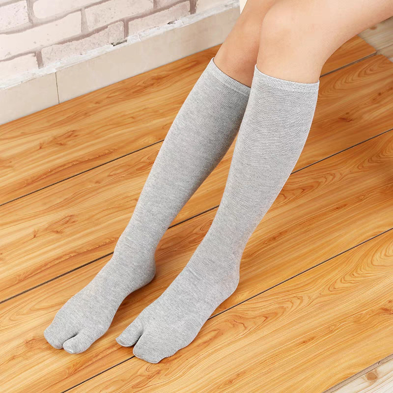 Venta al por mayor calcetines de media longitud de dos dedos calcetines de becerro calcetines de dedo de color sólido blanco y negro calcetines de madera alargados de media pantorrilla calcetines de Kimono de anime image 9