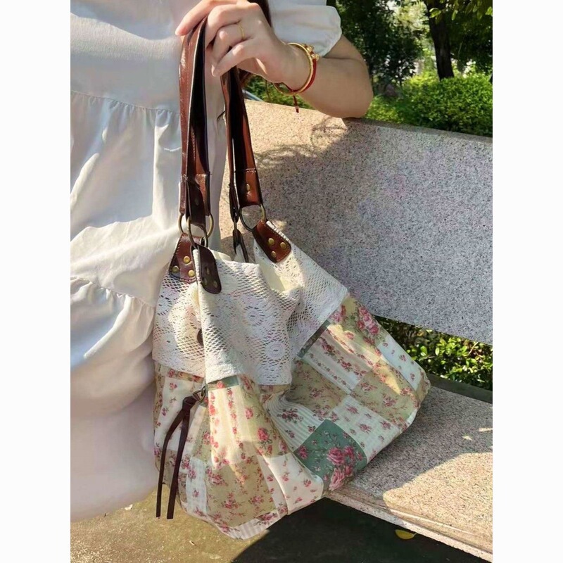 2026 New Vintage Floral Patchwork Shoulder Bag with Lace Trim, Large Capacity Fabric Bag, Versatile Retro Commuter Bag