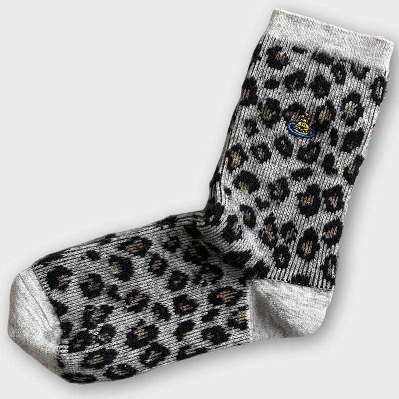 빨간색 [사진에 따라 다름]