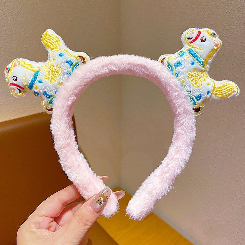 Nuevo lindo Año del Caballo festivo de peluche para las mujeres Año Nuevo lavar la cara de Navidad presión de cabello para la atmósfera de tocado rojo