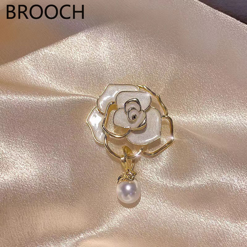 珍珠滴油山茶花胸针2