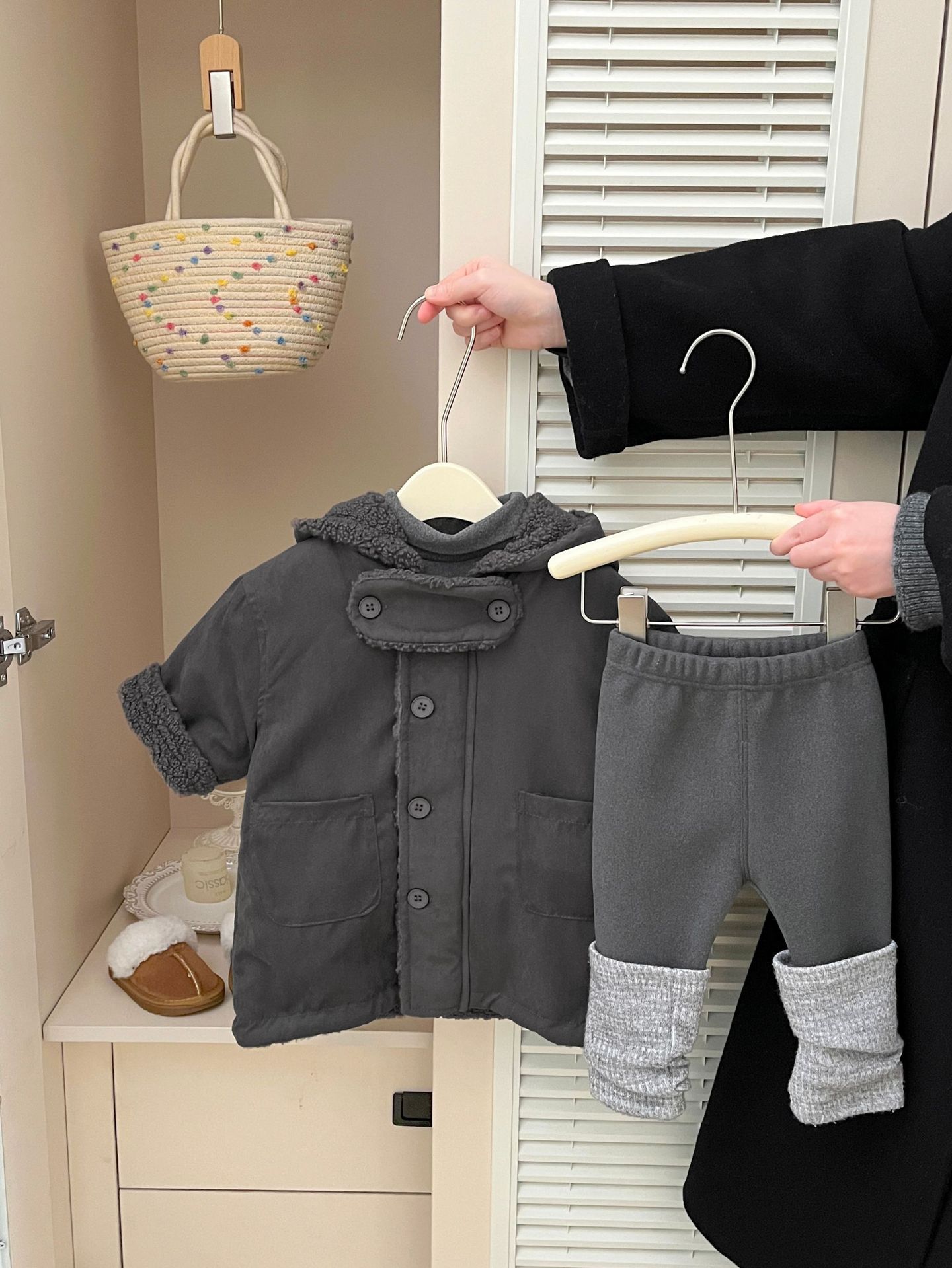 Niños con ropa de algodón de doble cara ropa de invierno de cordero bebé chaqueta con sombrero de cachemira bebé ropa de algodón caliente gruesa