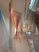彩虹线装置创意现场活动气氛布置商场美陈中庭DP装饰氛围布置