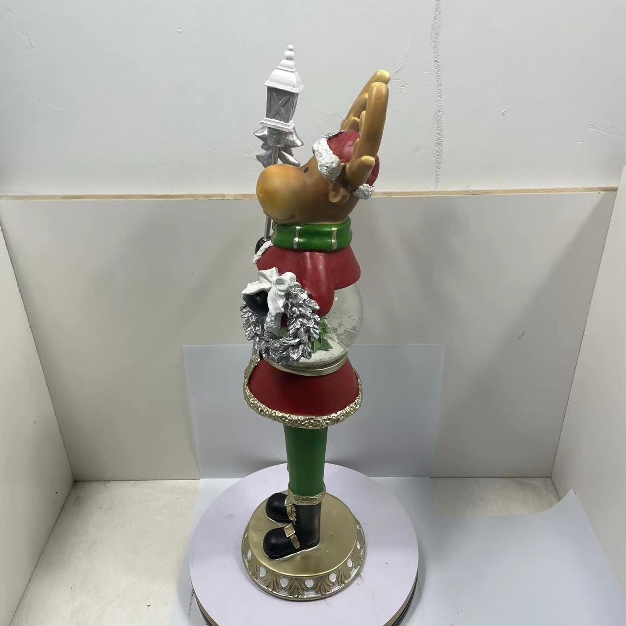 Fábrica al por mayor regalo de Navidad ELK bola agua artesanía con rotación interior música nieve función