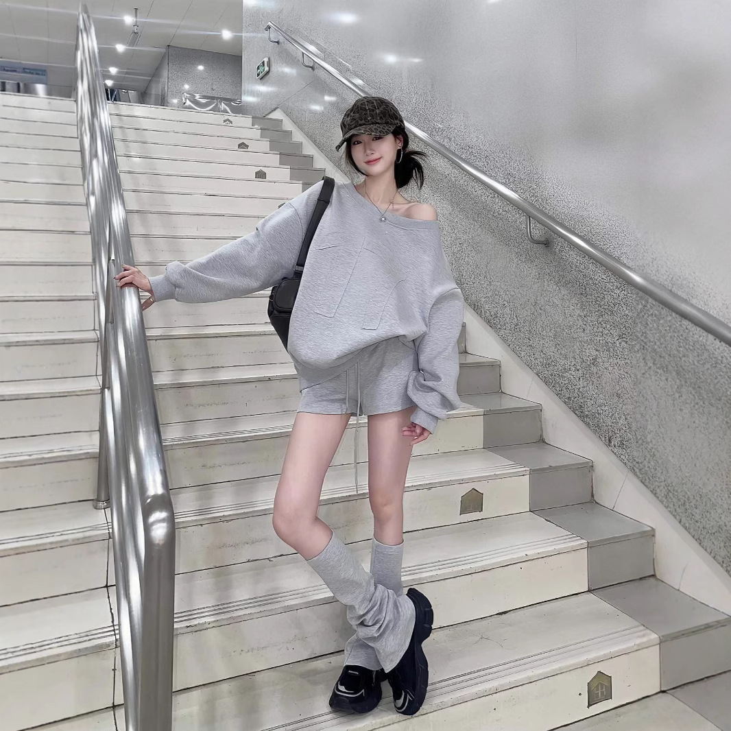 American-Style Lazy Style Gray Casual Sports Suit for Women, Autumn 2026 New Model, High-End Sweatshirt and Shorts Two-Piece Set