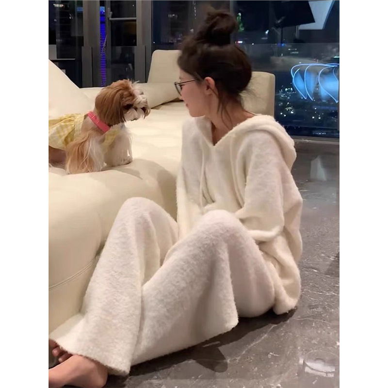慵懒高级感加厚洋气睡衣女秋冬季珊瑚绒网红风保暖连帽家居服套装