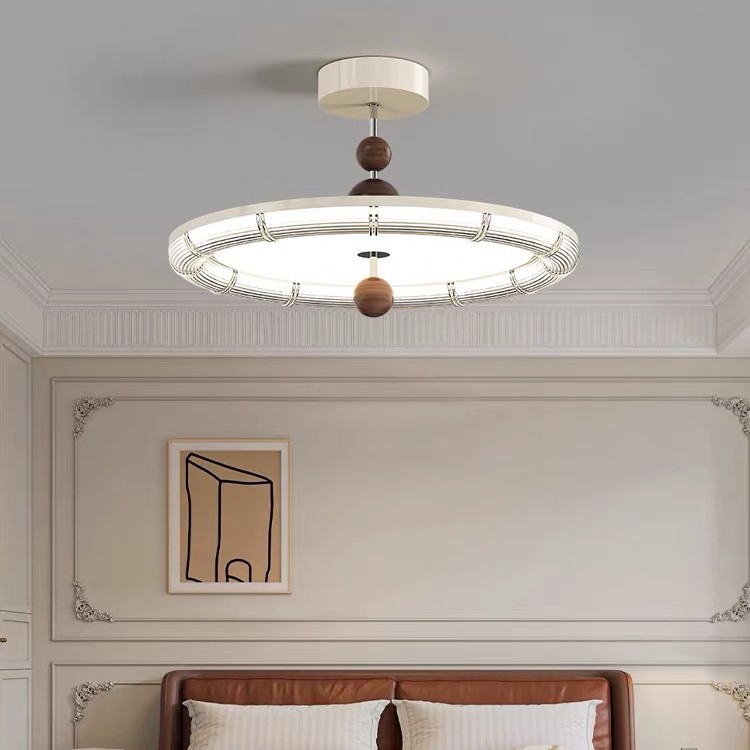 Lámpara de dormitorio de estilo crema medieval francés, lámpara de OVNI de espectro completo, lámpara de techo del dormitorio principal de la habitación con grano de madera de nogal