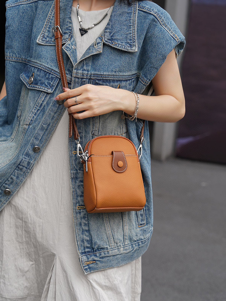 진한 베이지 (첫 번째 레이어 소가죽)