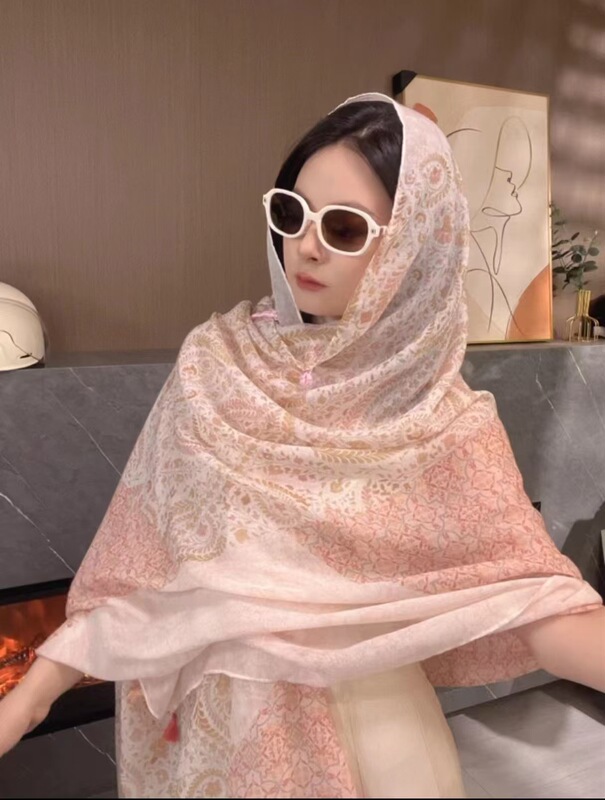 女性のための夏の日焼け止めショール 2025 新しいスタイルのボタン付きロングエスニックスタイル旅行写真薄いビーチシルクスカーフマント|undefined