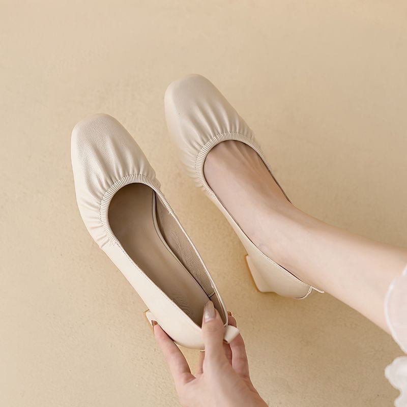 Cuerpo suave cuadrado grosso tacones altos zapatos de mujer 2026 nuevo cuero suave poco profundo no cansado pies de trabajo zapatos individuales