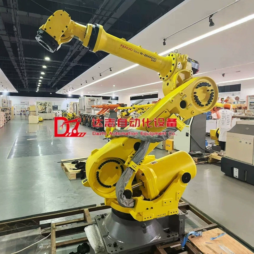 Использовался робот Frank для погрузки и разгрузки R-2000iC с грузоподъемностью 210 кг и функцией паллетирования.