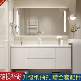 实木床;餐桌;电脑桌