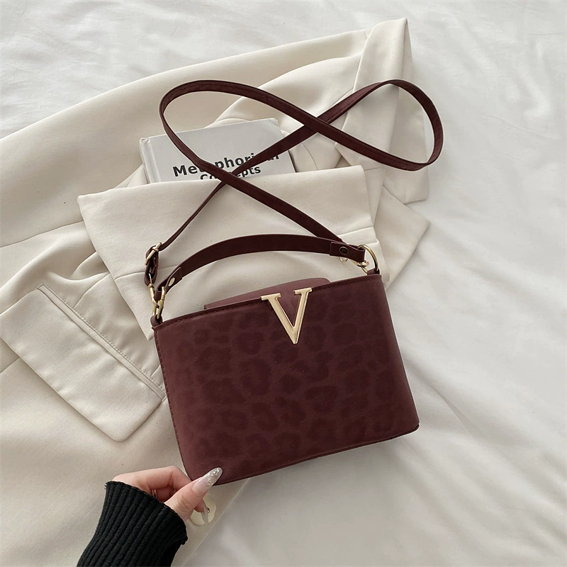 Fashionable trend shoulder bag
