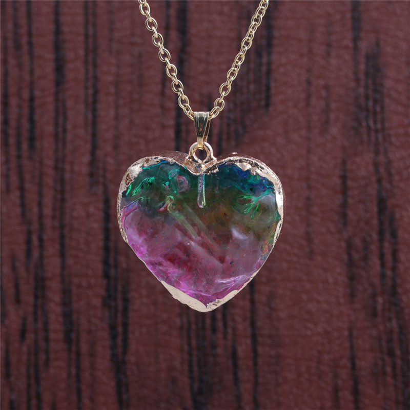 Collar Con Colgante De Corazón De Melocotón De Cristal Con Colgante De Siete Colores display picture 10