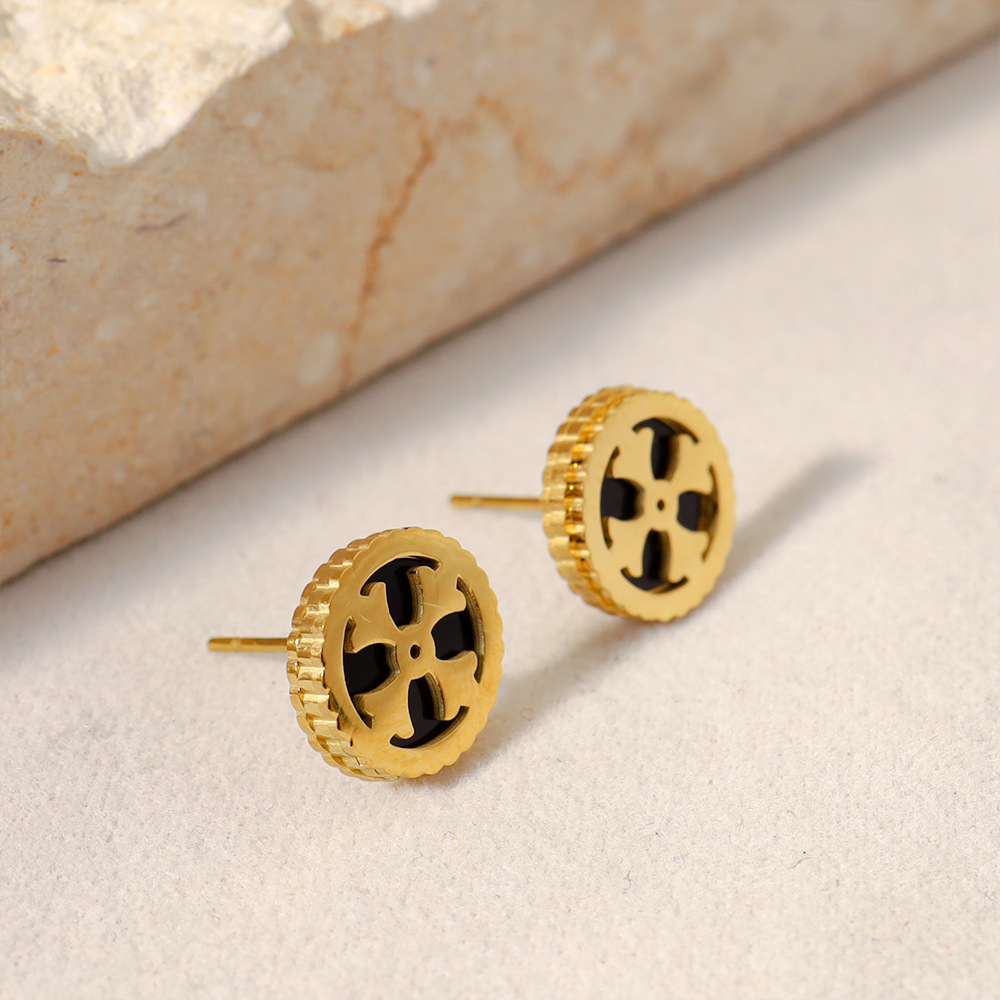 Oferta especial experiencia europea y americana joyería de acero titanio vacío galvanoplastia no decoloración no alérgica joyería pendientes collar fábrica al por mayor