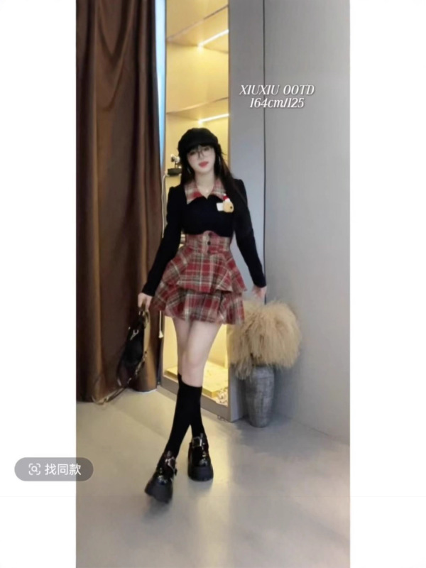大码胖mm学院风辣妹套装女秋冬立体小熊针织衫+格纹短裙圣诞套装|undefined