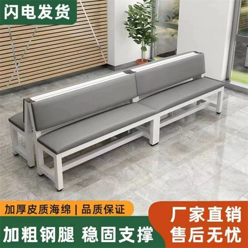 Длинная мягкая сумка, спинка скамейки, парикмахерская, диван, баскетбольная площадка, зона ожидания, зона отдыха, стул для переобувания, табурет, завод