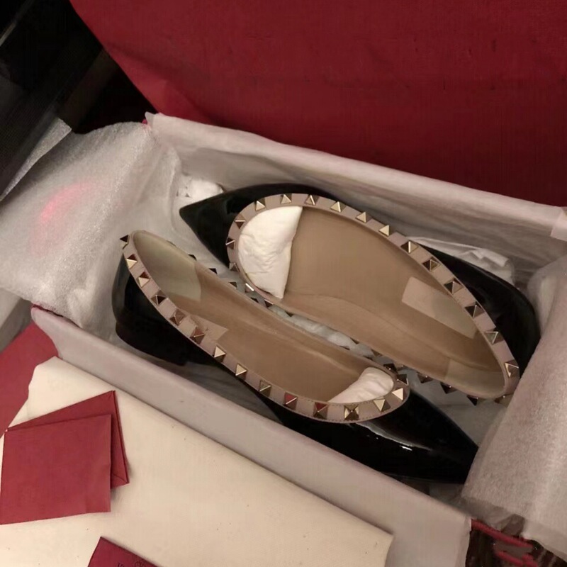 High Version V Home Stud Pointed Flat Shoes Shallow Mouth Pepper Fashion Genuine Stud Sandals Women's Wedding Shoes High Version V Home Stud Pointed Flat Shoes Shallow Mouth Pepper Fashion Genuine Stud Sandals Women's Wedding Shoes