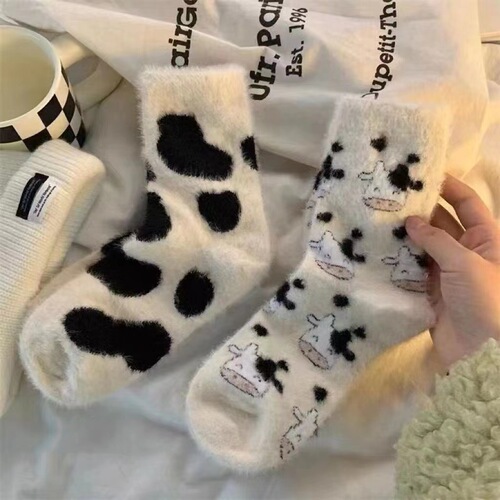 Mink velvet socks for women in autumn and winter, thickened with velvet, cute cow spots, furry home sleeping floor long woolen socks