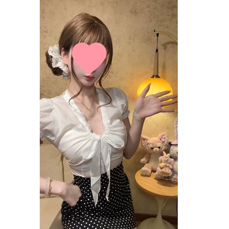 辣妹拼接V领短袖衬衫女夏季纯欲风修身蝴蝶结上衣女配显瘦半身裙