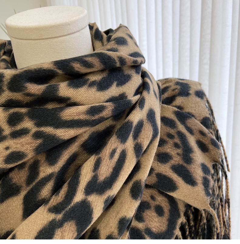 Women's Casual Leopard Imitation Cashmere Scarf display picture 2