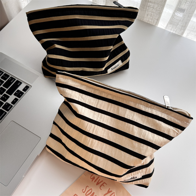 3431 New Patchwork Striped Makeup Bag, Large Capacity, Portable, Suitable for Travel and Business Trips, Skincare Product Storage Bag, Toiletry Bag