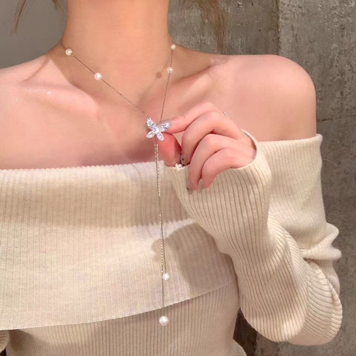 반짝이는 다이아몬드 나비 진주 드로우스트링 목걸이