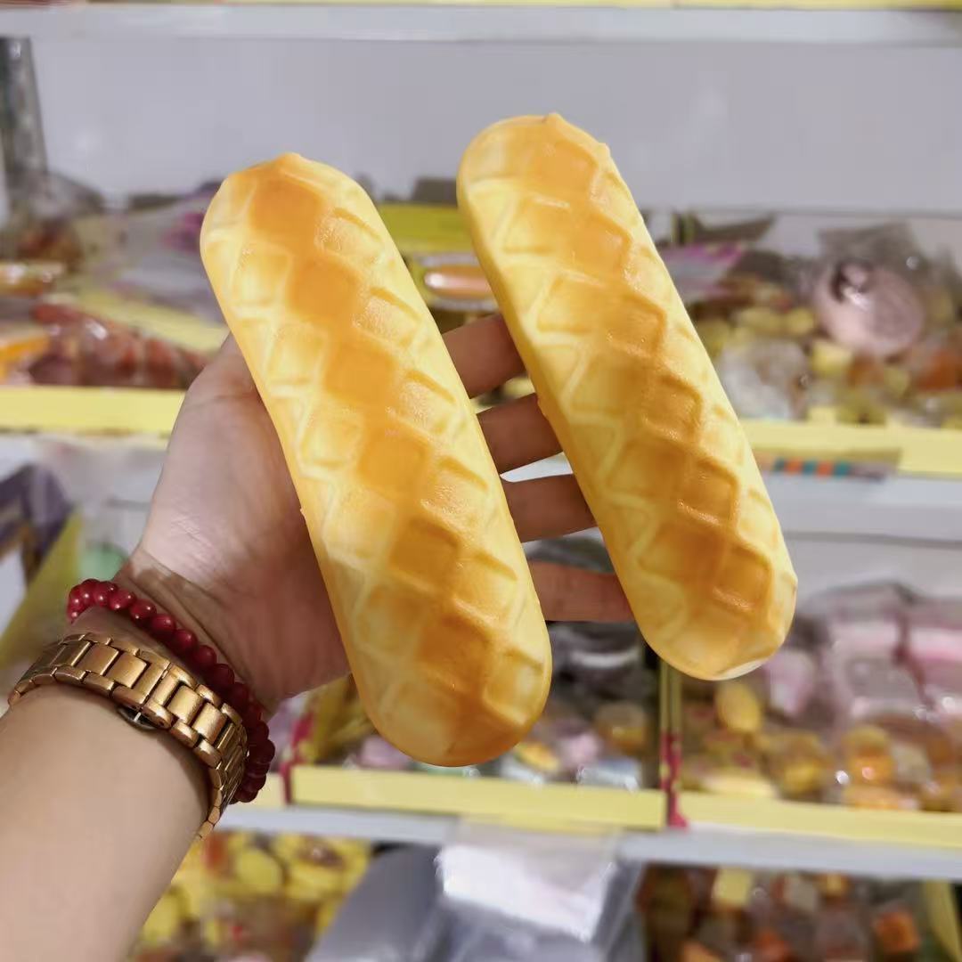 느린 리바운드가 있는 부드러운 와플 1개