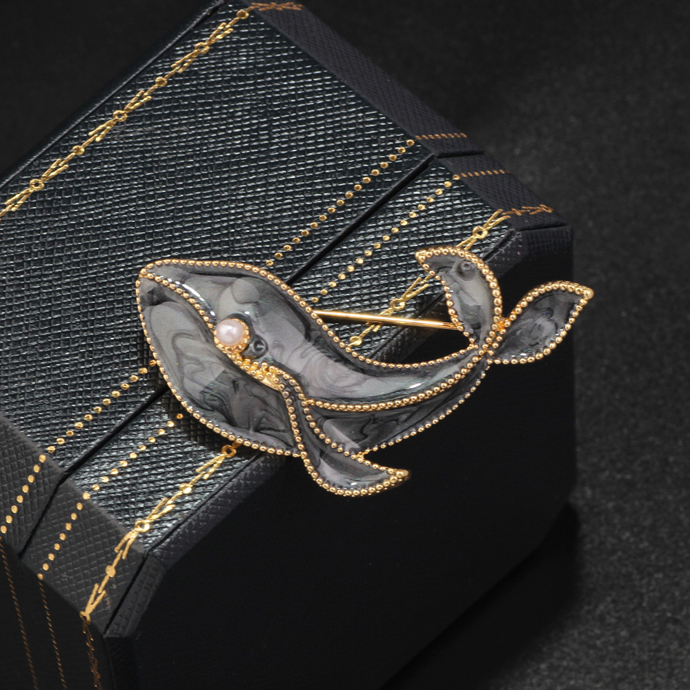 12g Weight Brooches Classification Holiday, Daily Occasion Zinc alloy Material Dolphin Pattern All Seasons Season Women's Gender Enamel Design Simple Style Style Simple Style Pin Dolphin Zinc Alloy Enamel Women's Brooches 9