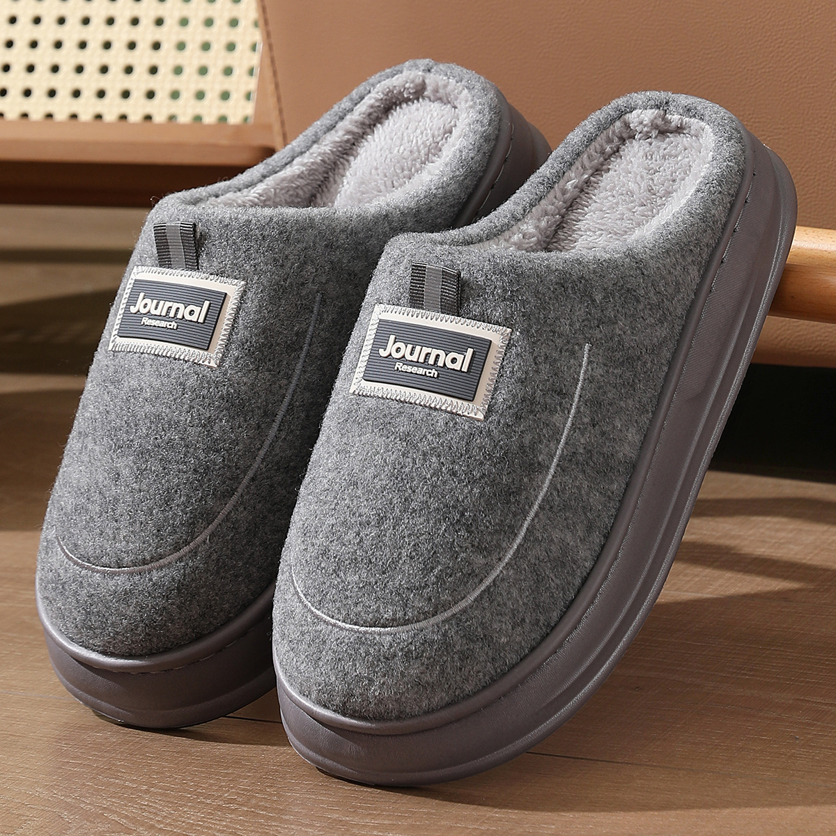 Zapatillas de algodón de invierno para hombre, zapatillas de algodón de suela gruesa de terciopelo, antideslizantes, para interiores, talla extra grande, novedad de 2024