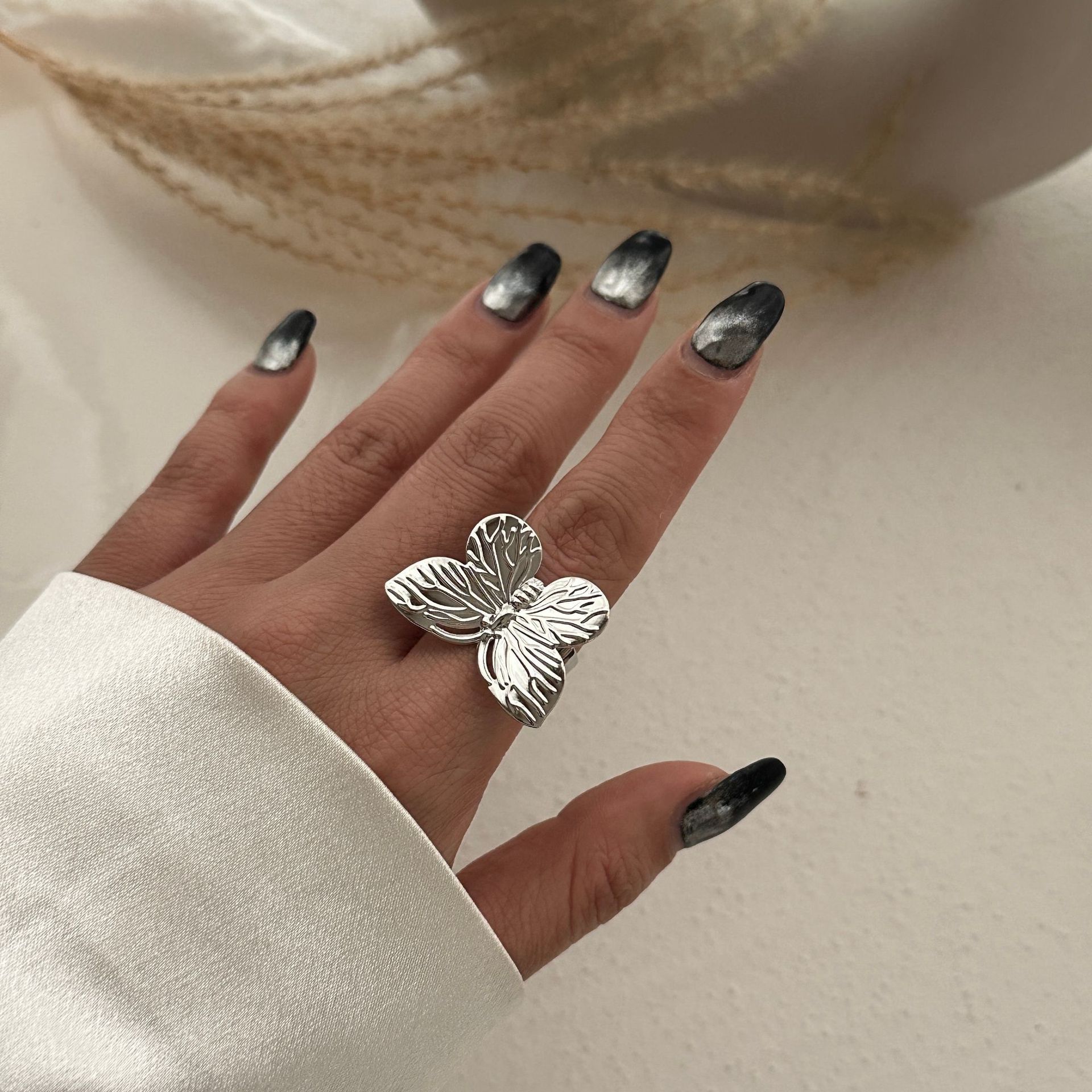 59g Weight Rings, Bracelets Classification 1 Piece Quantity Daily Occasion Alloy Material Solid Color, Butterfly Pattern Women's Gender Ring, Plating Design Exaggerated Style Exaggerated Solid Color Butterfly Alloy Ring Plating Women's Rings Bracelets 25
