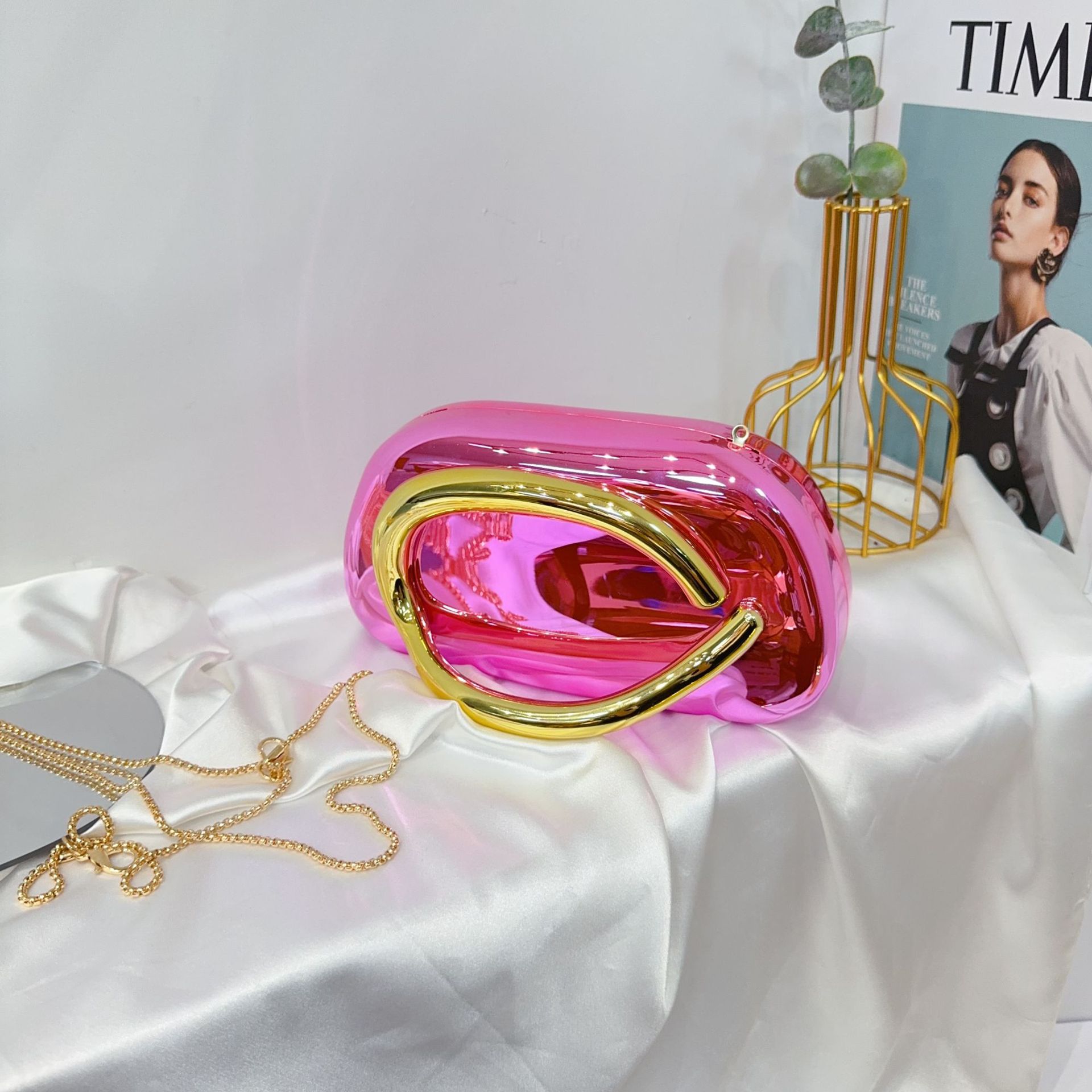 Pink (glossy style)