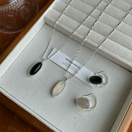 项链;耳环;耳钉