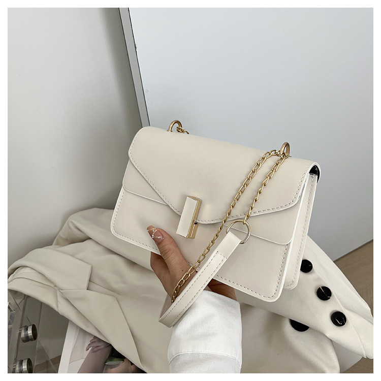 Women's Small Pu Leather Solid Color Streetwear Square Lock Clasp Crossbody Bag display picture 5