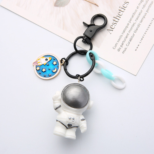 Creative cartoon astronaut astronaut keychain car keychain male and female couple student bag pendant gift